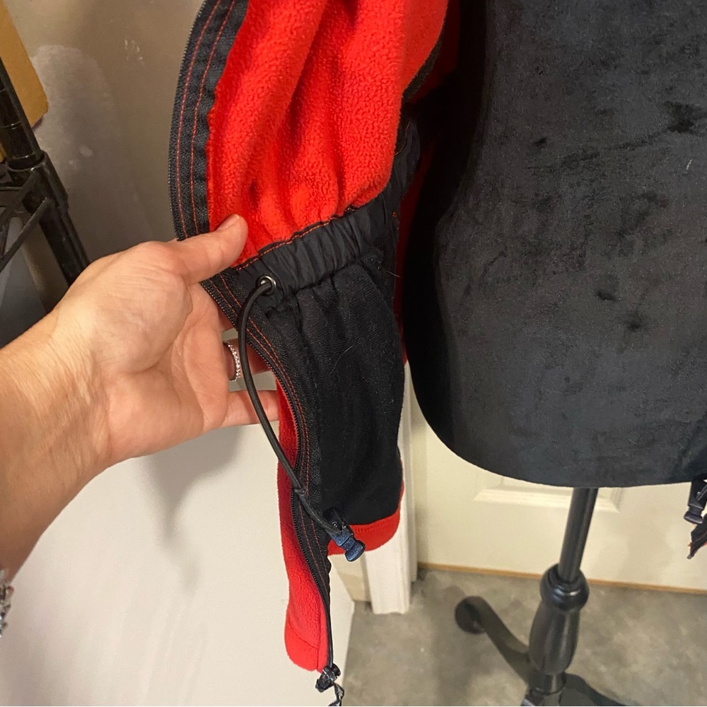 The North Face Vest Women's Red Sleeveless zip front zip pockets cinch waist - Picture 5 of 12